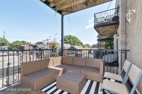 3015 Ashland Ave, Chicago IL  60657-3011 exterior