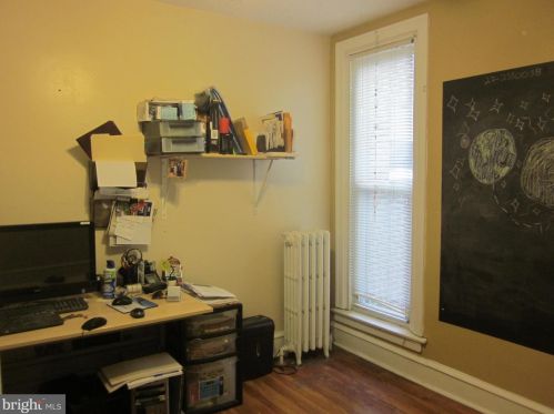 6218 Erdrick St, Philadelphia PA 19135-3504 exterior