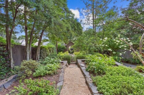 82 Inman Cir, Atlanta GA 30309-3384 exterior