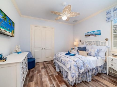 7682 Mulberry Ln, Naples FL exterior