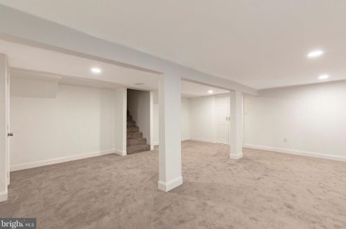 304 Pheasant Dr, Huntingdon Valley PA  19006-3038 exterior