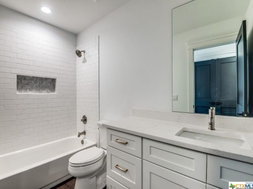 340 Warbler Dr, Spring Branch TX 78070-5064 exterior