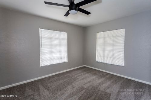 2611 Augusta Ave, Phoenix AZ 85021-7084 exterior