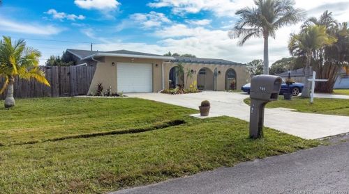 765 Byron St, Fort Pierce FL 34983-1921 exterior