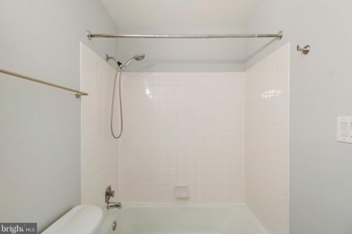 9026 Fox Grape Ln, Springfield VA  22152-2503 exterior