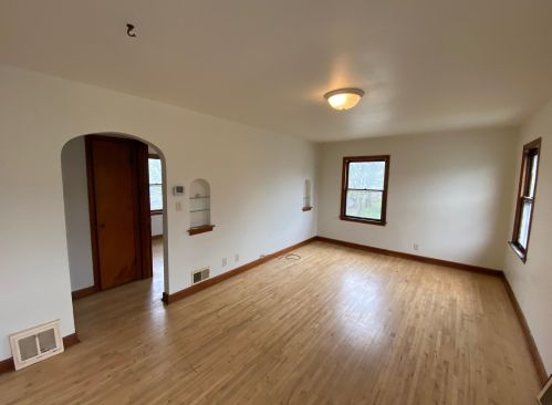 1920 68th St, Milwaukee, WI 53213-1902