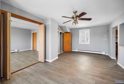 140 Clinton Pl, East Rutherford NJ 07073-1723 exterior