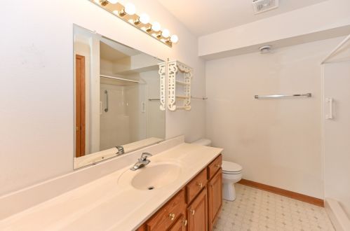 4935 Maple Leaf Cir, Milwaukee WI 53220-2780 exterior