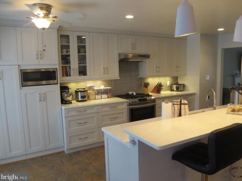 7430 Hallcrest Dr, Mc Lean VA  22102-2929 exterior