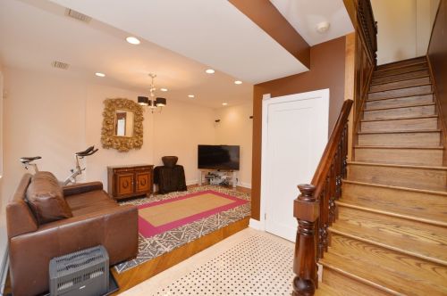 617 Dickens Ave, Chicago IL  60614-4401 exterior