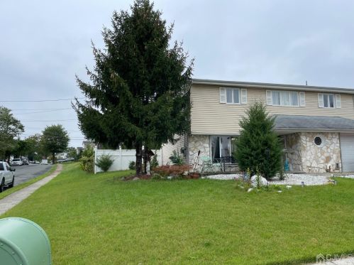 757 Shannon Ave, Perth Amboy, NJ 08861-1630