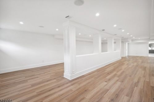 1306 Pleasant Valley Way, Town Center NJ  07052-1421 exterior