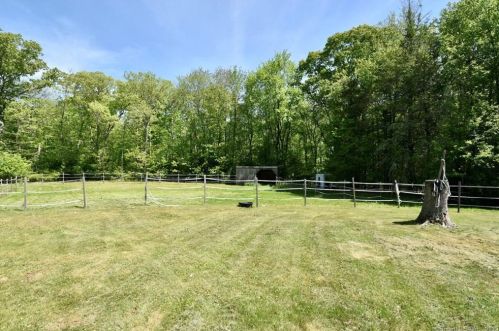 110 Brickhouse Rd, Killingly CT 06239-3439 exterior