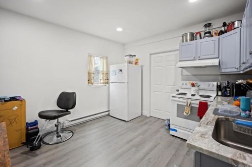 10 Balding Ave, Poughkeepsie NY  12601-2420 exterior