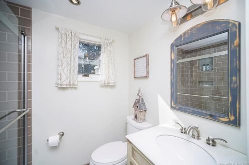 26 Emerson St, Norwalk CT 06855-1320 exterior