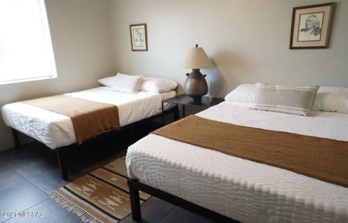 449 Lester St, Tucson AZ 85705-8923 exterior