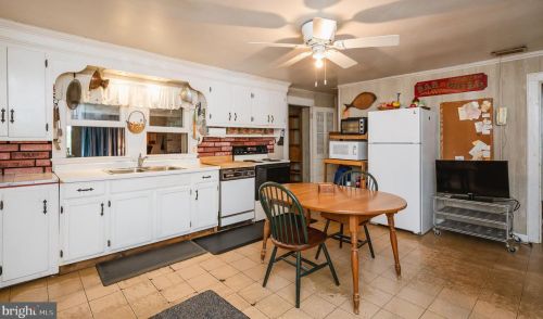 1109 Peachtree Rd, Fallston MD 21047-1803 exterior