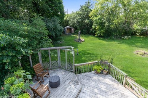 921 Wildwood Ct, Saint Charles, IL 60174-5012