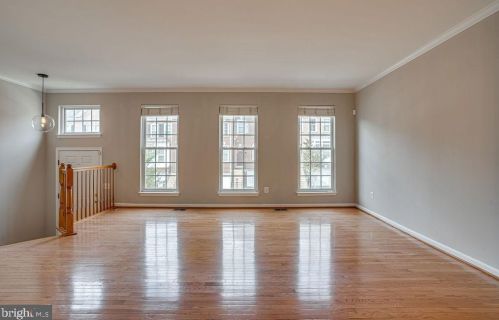 5588 Governors Pond Cir, Alexandria VA  22310-2349 exterior