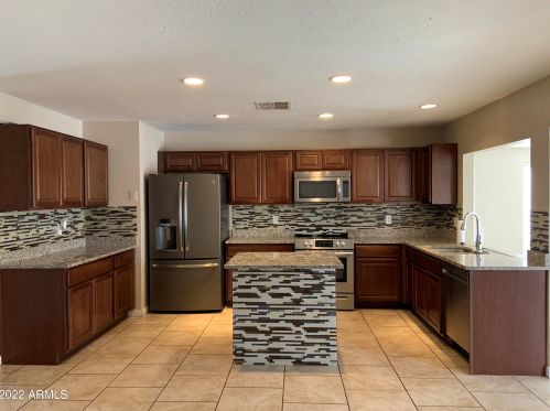 17842 33rd Ave, Phoenix AZ  85053-1613 exterior