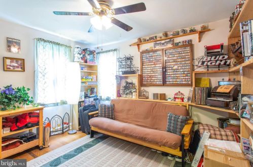 540 Riv Dr, Camden NJ 08110-2918 exterior