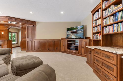 6585 Hillstrom Rd, Maple Plain MN 55359-8748 exterior