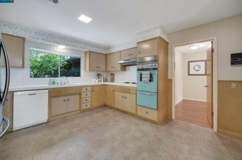 1014 San Miguel Rd, Concord CA 94518-2054 exterior