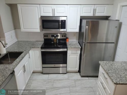 364 Airoso Blvd, Fort Pierce FL  34983-2029 exterior