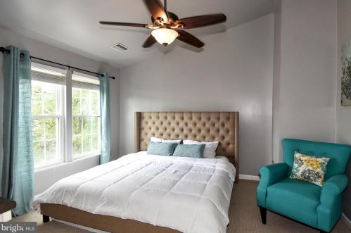 7458 Gadsby Sq, Alexandria VA 22315-5288 exterior