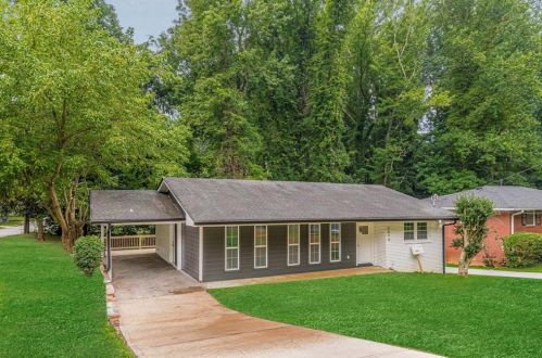 2074 Montrose Dr, Atlanta GA  30344-2355 exterior