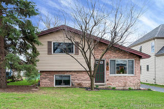 586 Lorraine Ave, Elmhurst, IL 60126-1821