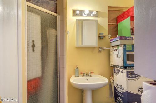 811 Alice Ave, Phoenix AZ 85021-6036 exterior