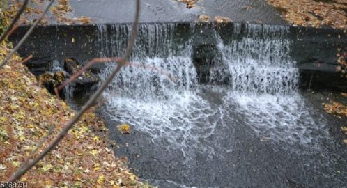 90 Tiffany Blvd, Newark NJ  07104-2439 exterior