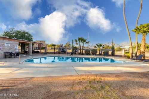 6750 Calle La Paz, Tucson AZ 85715-4077 exterior