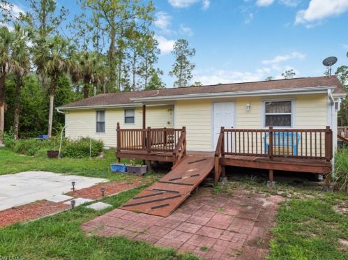 685 12 Ave, Naples FL 34120-6337 exterior