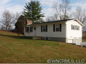 310 Howell Rd, Canton, NC 28716-8890