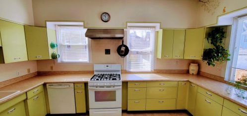 2727 Prospect Ave, Milwaukee WI 53211-3769 exterior