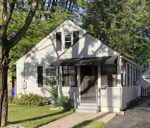 7 Nathaniel St, Springfield, MA 01109-2309