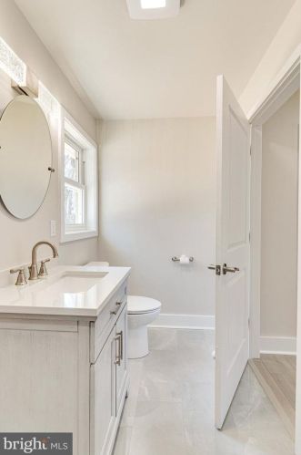 3445 Little Hunting Crk Dr, Alexandria VA 22309-1923 exterior