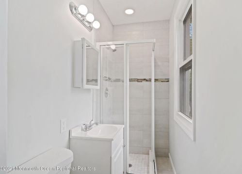 170 Memorial Pkwy, Atlantic Highlands NJ  07716-1655 exterior