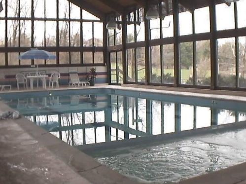 4040 Greenleaf Cir, Kalamazoo MI  49008-2524 exterior