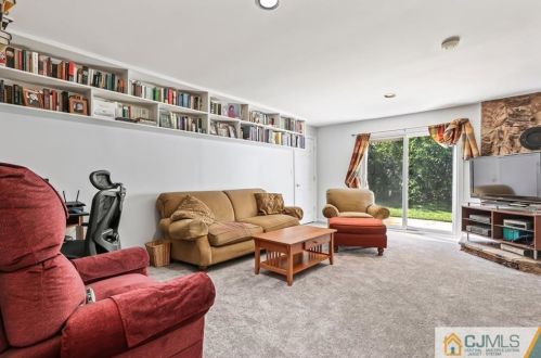 29 Sioux St, Old Bridge NJ 08857-1842 exterior