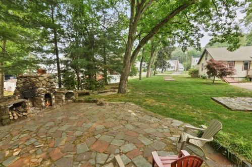 256 Autumn St, Manchester CT 06040-5553 exterior