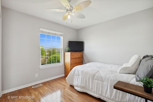 220 Cascade Dr, Bull Valley IL 60012-3346 exterior