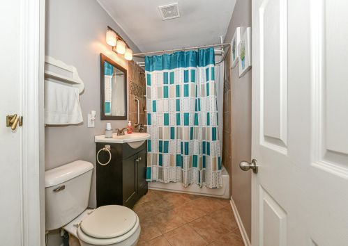 3379 Burrell St, Milwaukee WI 53207-2754 exterior