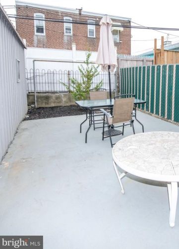 7112 Ditman St, Philadelphia, PA 19135-1211