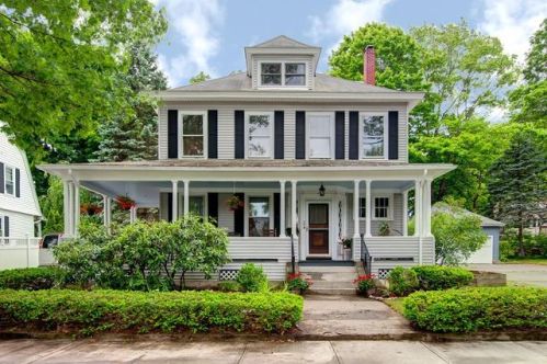 25 Franconia St, Worcester, MA 01602-2603