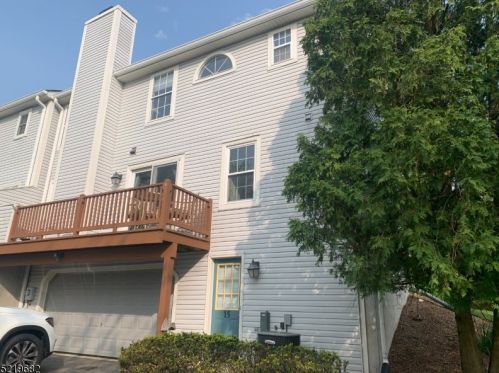 15 Green Heron Dr, Hackettstown, NJ 07840-3300