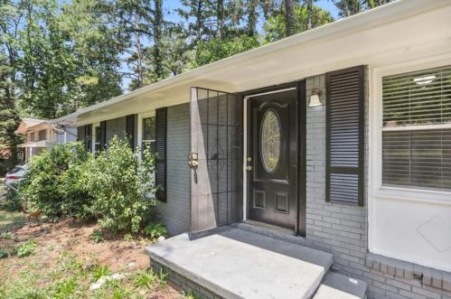 986 Eisenhower Rd, Atlanta GA  30354-3409 exterior