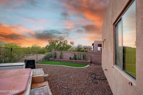 8154 Painted Feather Dr, Tucson AZ  85743-7418 exterior